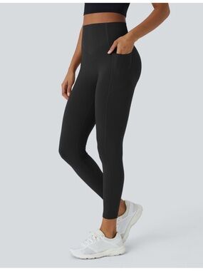 Halara High Waisted 7/8 Leggings with Pockets Black Size M